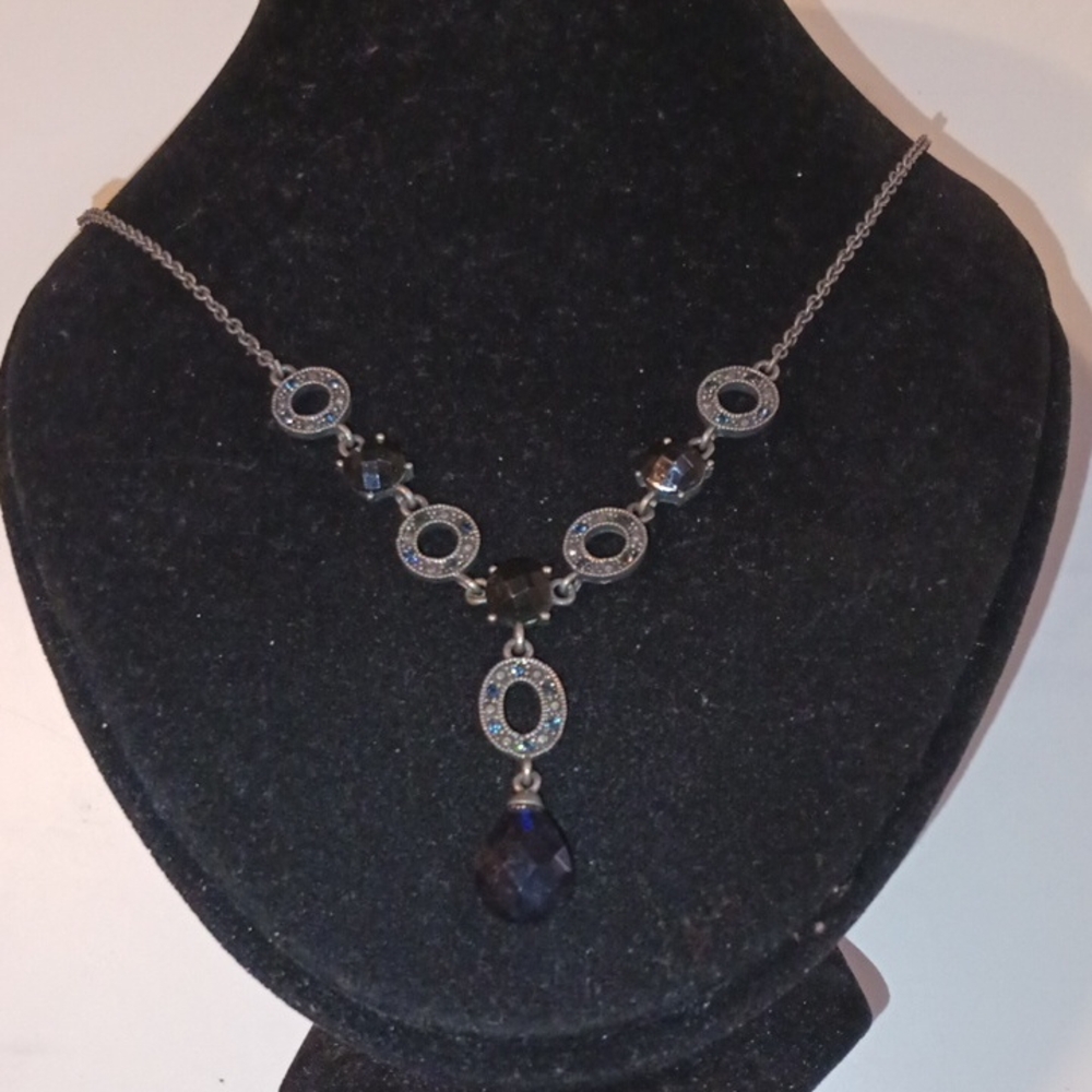 Avon 20" Silver Necklace with Black Accents NWOT